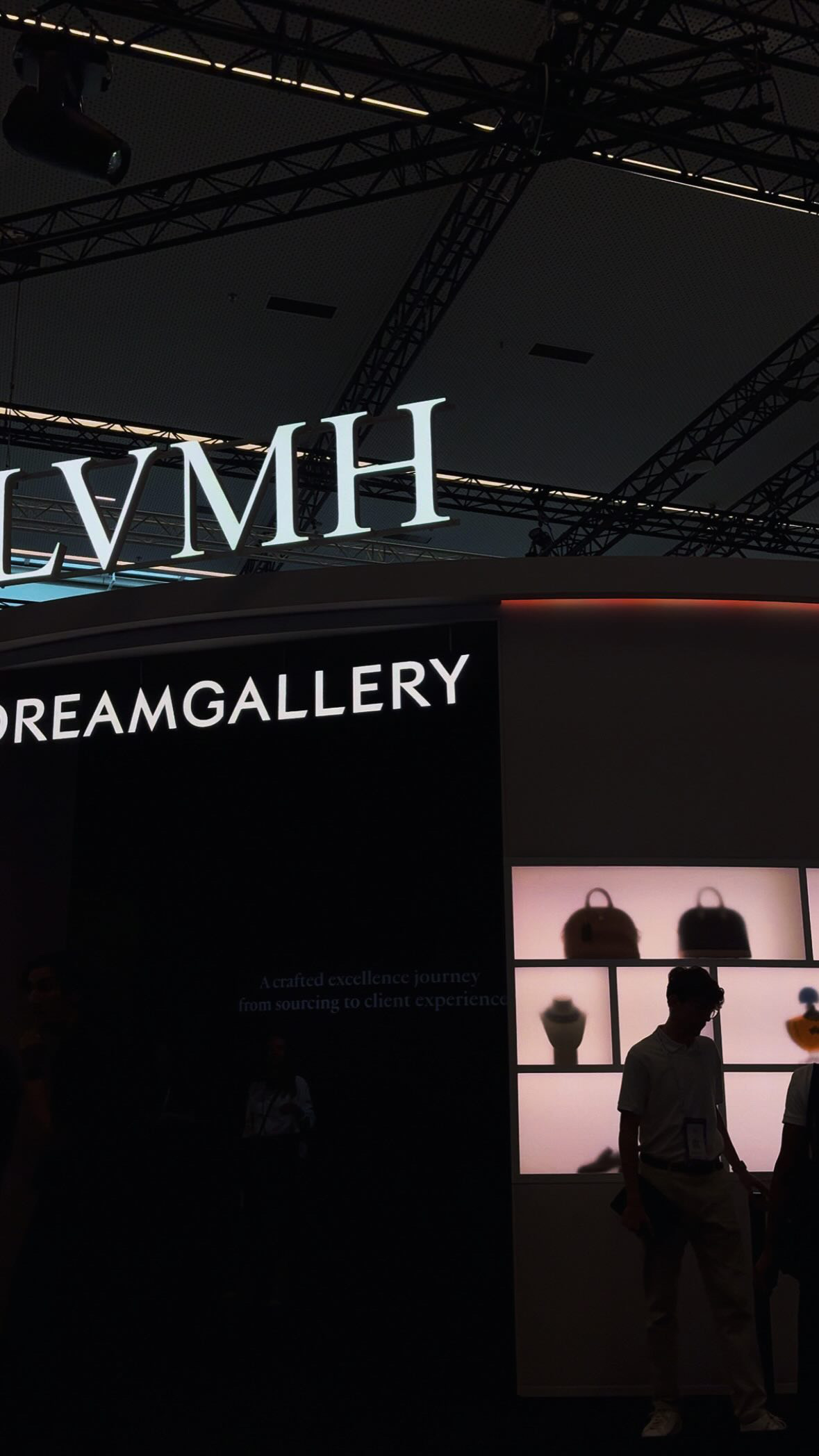 Ambiance et animations lors de VivaTech 2026 — salon innovation technologique